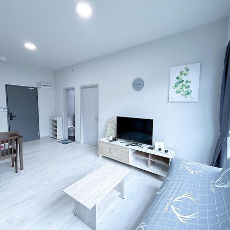 Vv Homestay Jesselton Quay Surla Sabah Mall Kk 亚庇贵赴行馆 Κότα Κιναμπαλού Εξωτερικό φωτογραφία
